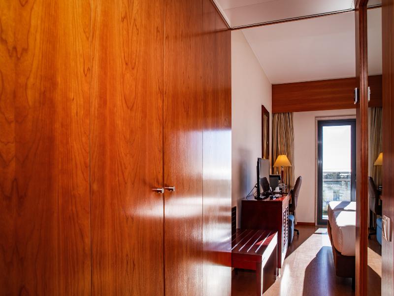 VIP Executive Santa Iria Hotel - Oda