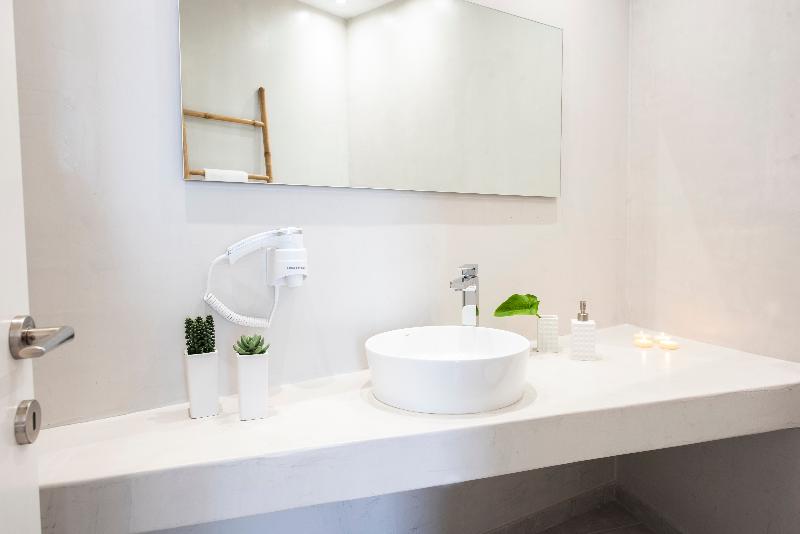 White Orchid Luxury Suites - Oda