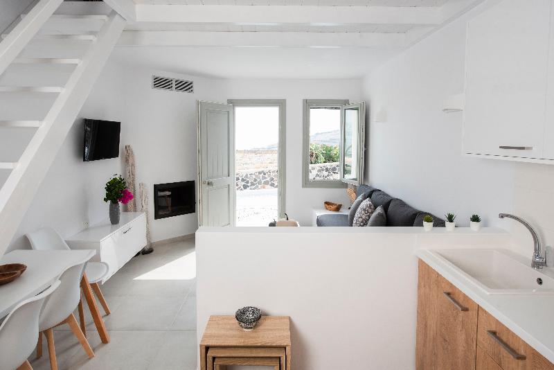 White Orchid Luxury Suites - Oda