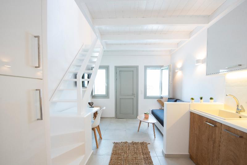 White Orchid Luxury Suites - Oda
