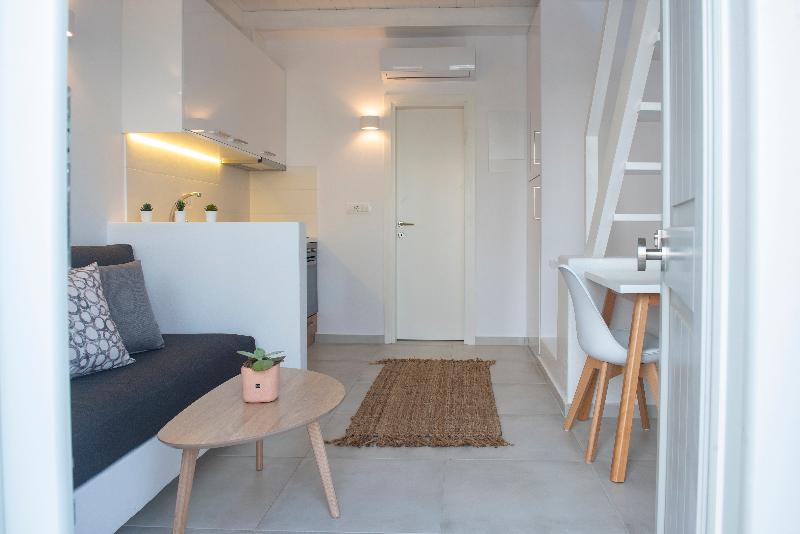 White Orchid Luxury Suites - Oda