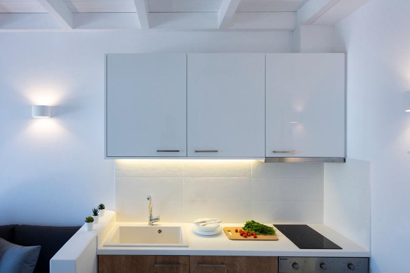 White Orchid Luxury Suites - Oda