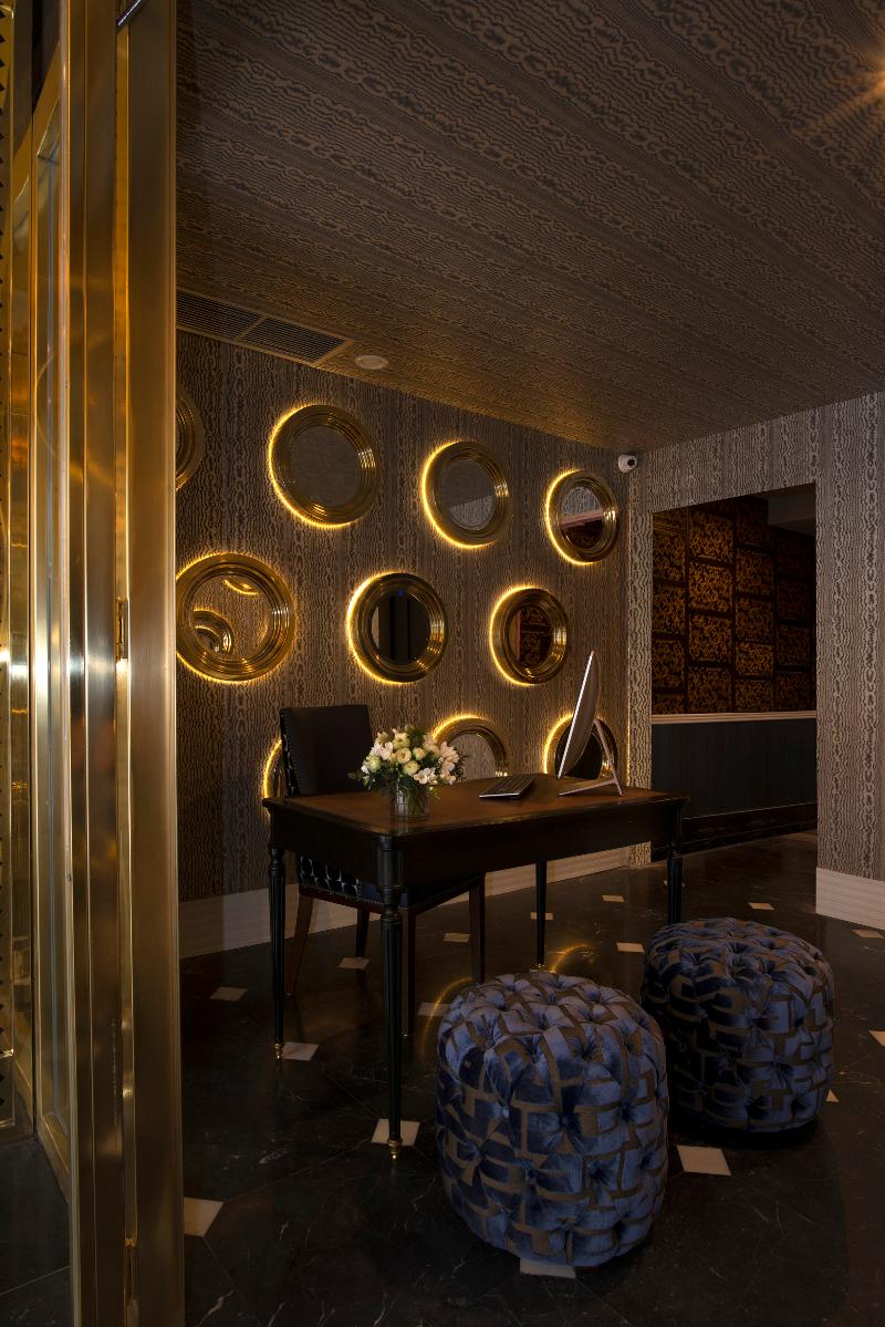 The First One Hotel - Lobi