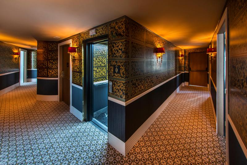 The First One Hotel - Lobi