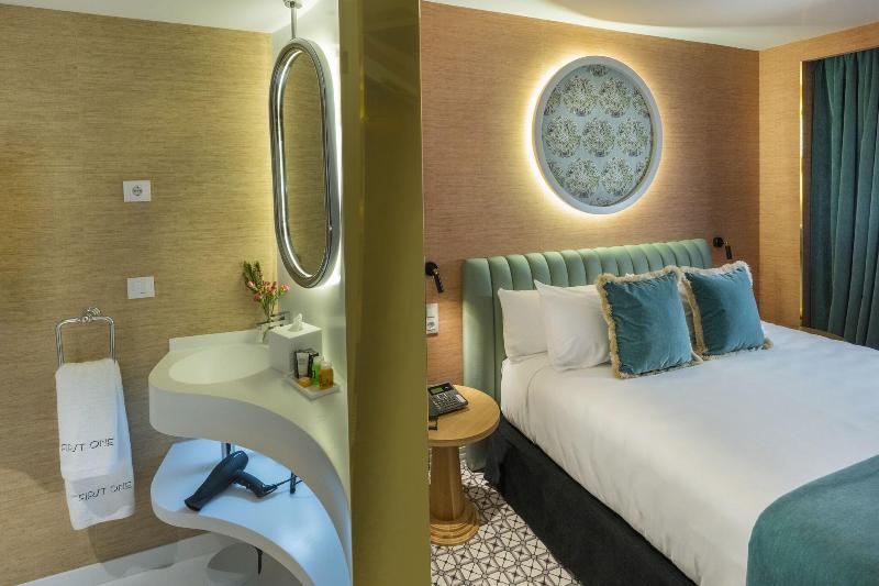 The First One Hotel - Oda