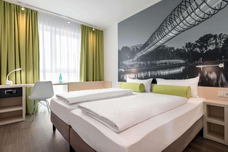 Super 8 by Wyndham Oberhausen - Genel