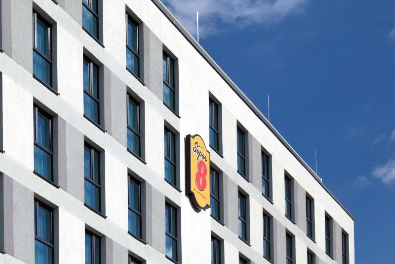 Super 8 by Wyndham Oberhausen - Genel
