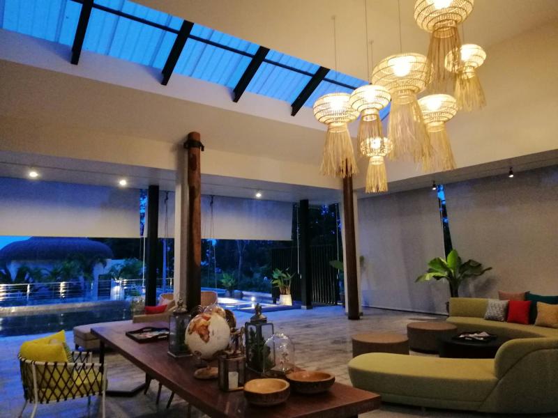 Tungtong Beach Villas - Lobi