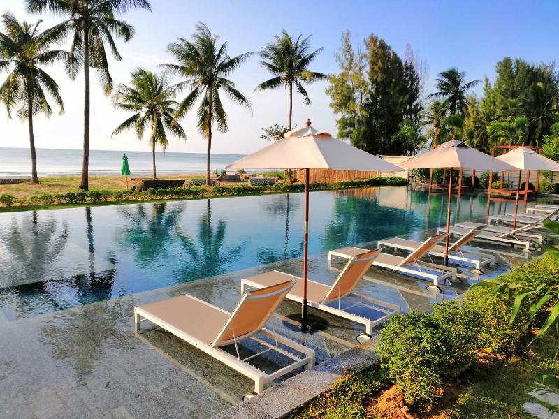 Tungtong Beach Villas - Havuz