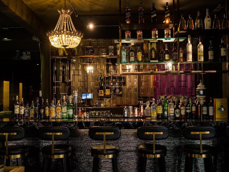 V Varee Bangkok - Bar