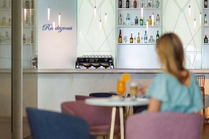 Secrets Sunny Beach Resort & Spa - Bar
