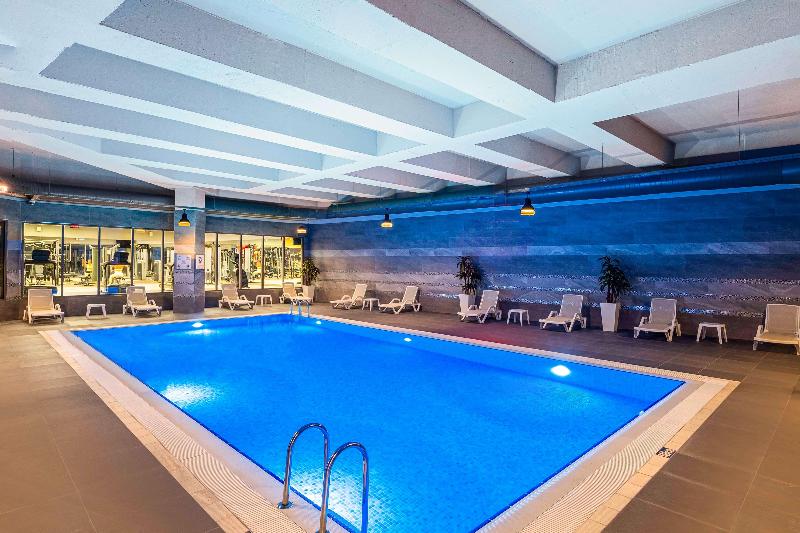 Radisson Residences Vadistanbul - Havuz