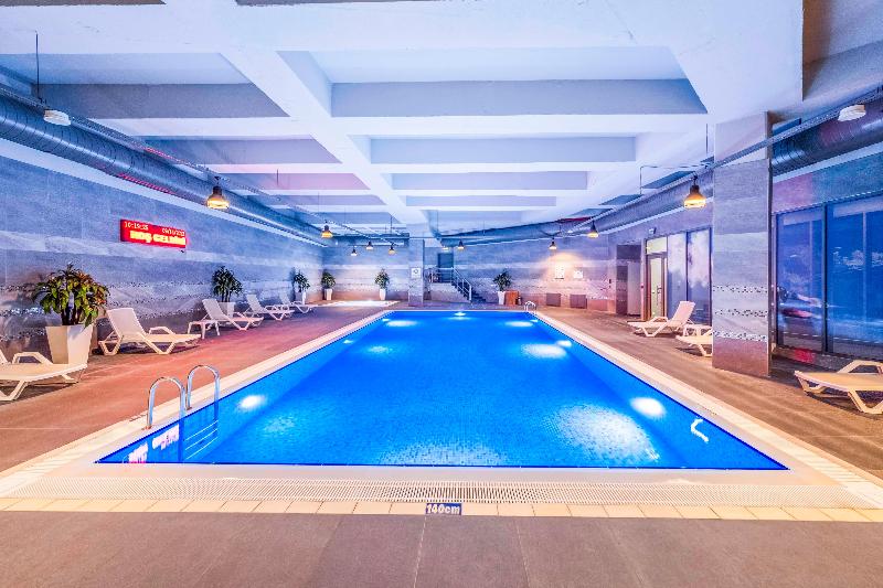 Radisson Residences Vadistanbul - Havuz