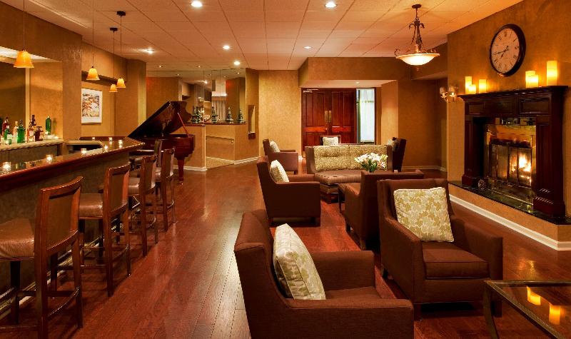Radisson Hotel Hauppauge-Long Island - Bar