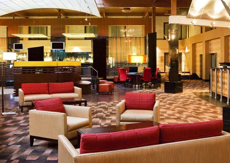 Radisson Hotel Hauppauge-Long Island - Lobi