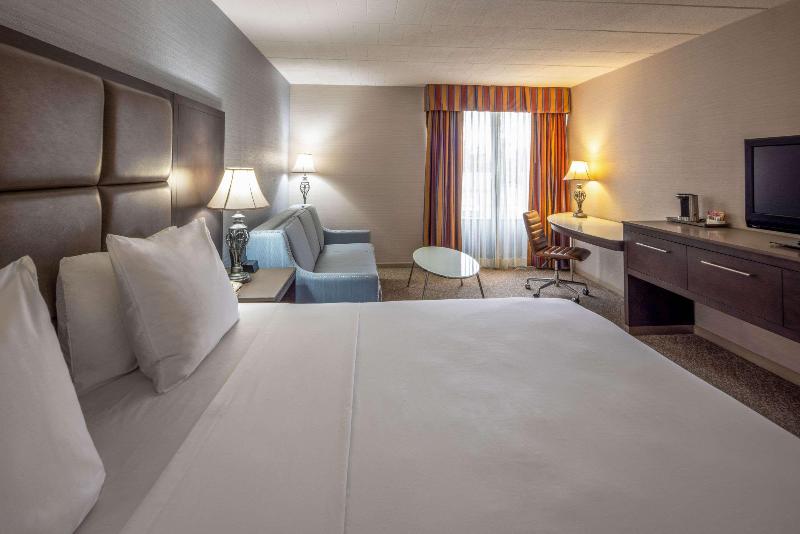 Radisson Hotel Hauppauge-Long Island - Teras