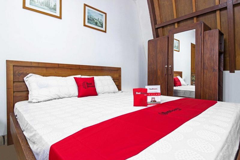 RedDoorz Plus near Parahyangan University - Oda