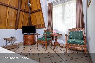 RedDoorz Plus near Parahyangan University fotoÄŸrafÄ±