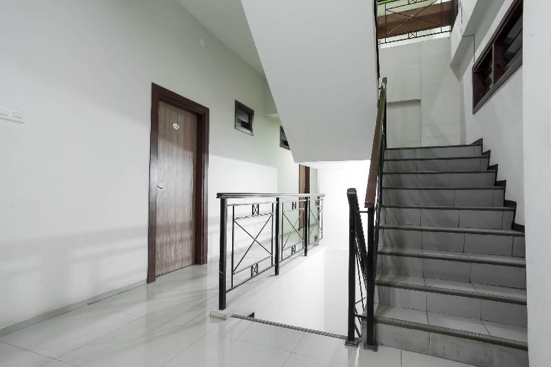 RedDoorz @ Panglima Sudirman - Genel