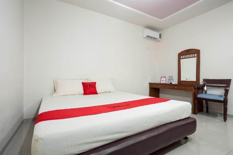 RedDoorz @ Panglima Sudirman - Oda