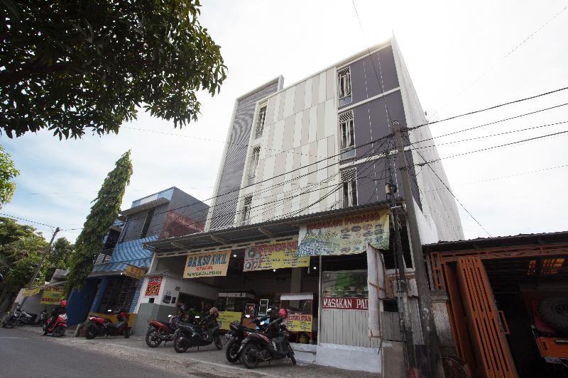 RedDoorz Plus near UPN Rungkut - Genel