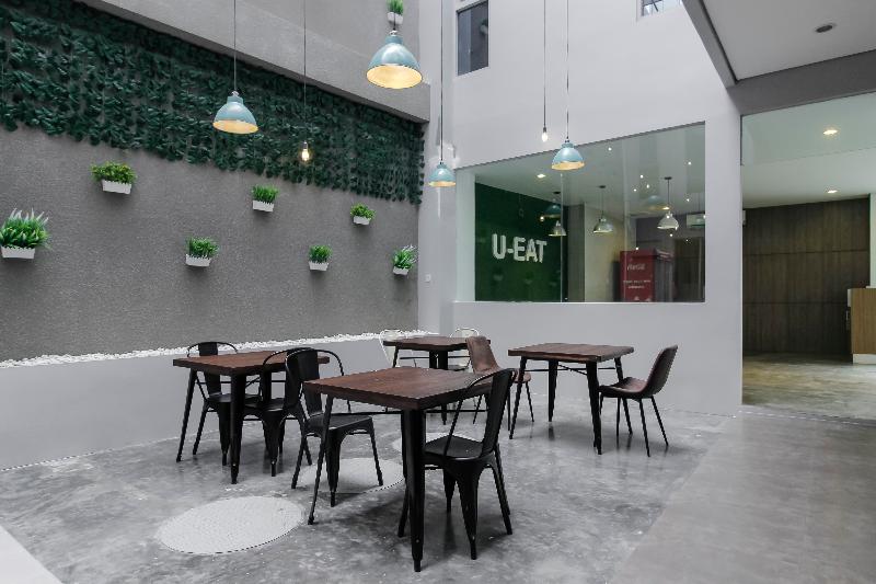 RedDoorz Plus near Tebet - Lobi