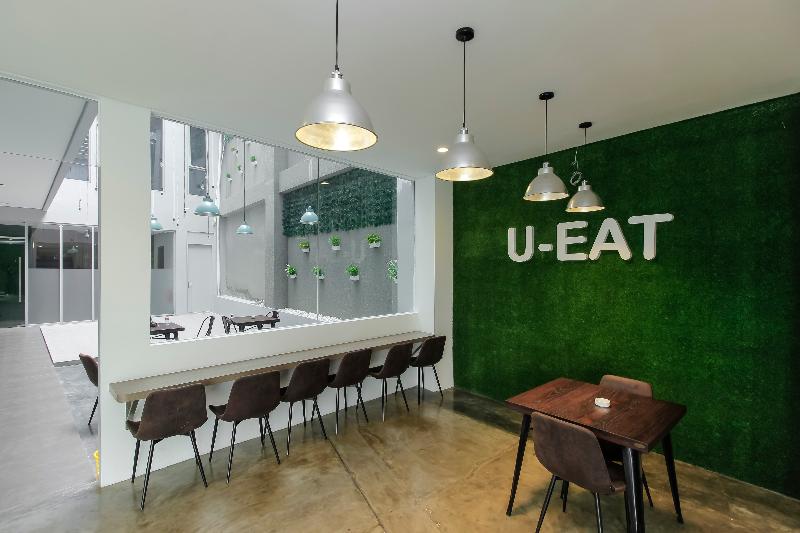 RedDoorz Plus near Tebet - Lobi