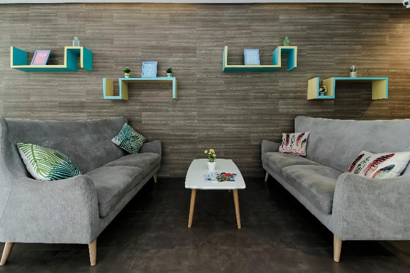 RedDoorz Plus near Tebet - Lobi