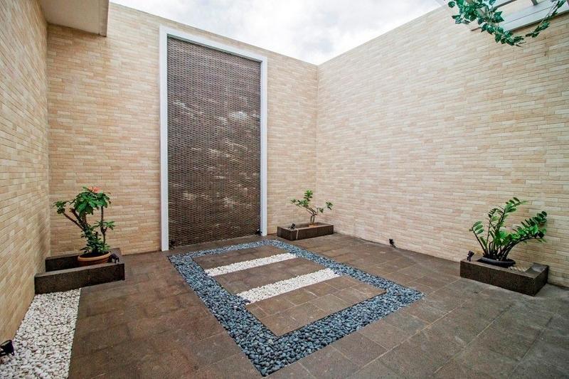 RedDoorz Plus @ Cideng Barat - Lobi