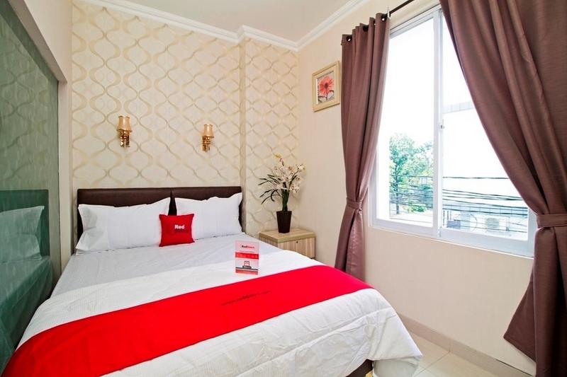 RedDoorz Plus @ Cideng Barat - Genel