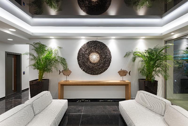 Sea Level Hotel - Lobi