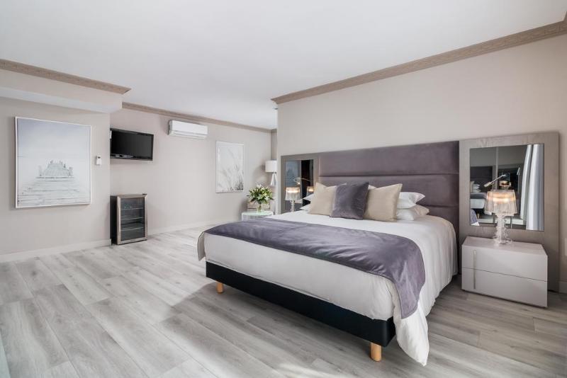B51 Boutique Hotel Puerto Banus - Oda