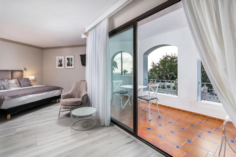 B51 Boutique Hotel Puerto Banus - Oda