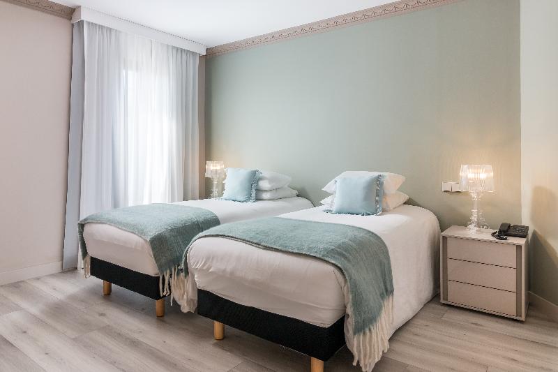 B51 Boutique Hotel Puerto Banus - Oda