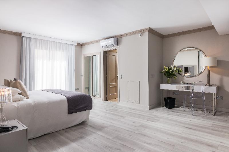 B51 Boutique Hotel Puerto Banus - Oda