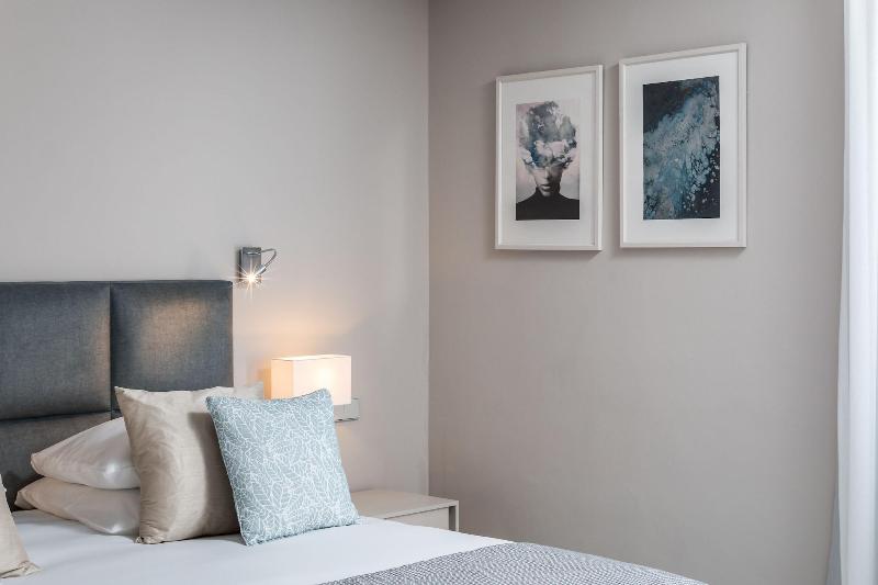 B51 Boutique Hotel Puerto Banus - Oda