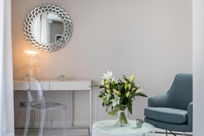 B51 Boutique Hotel Puerto Banus - Oda