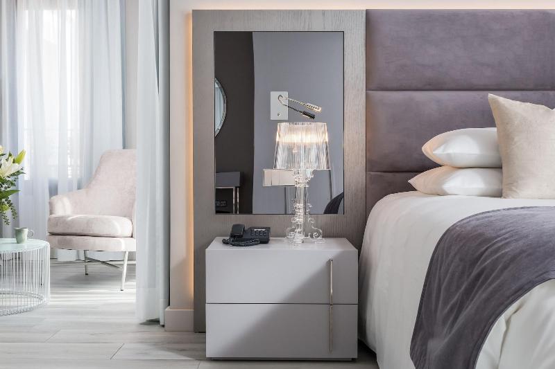 B51 Boutique Hotel Puerto Banus - Oda
