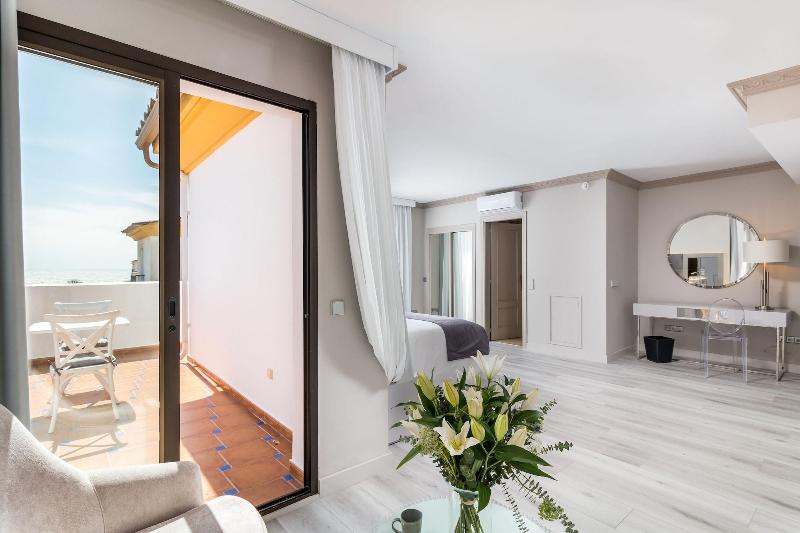 B51 Boutique Hotel Puerto Banus - Oda