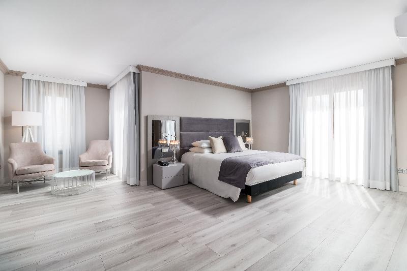 B51 Boutique Hotel Puerto Banus - Oda