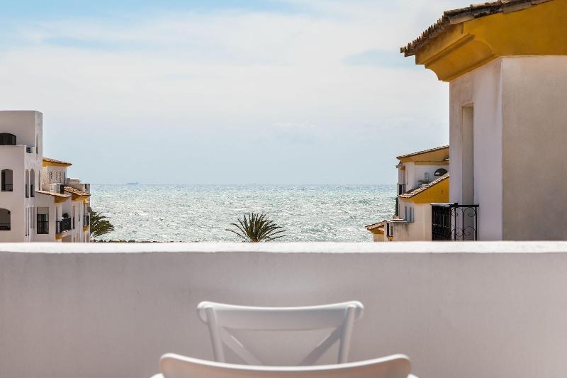B51 Boutique Hotel Puerto Banus - Oda