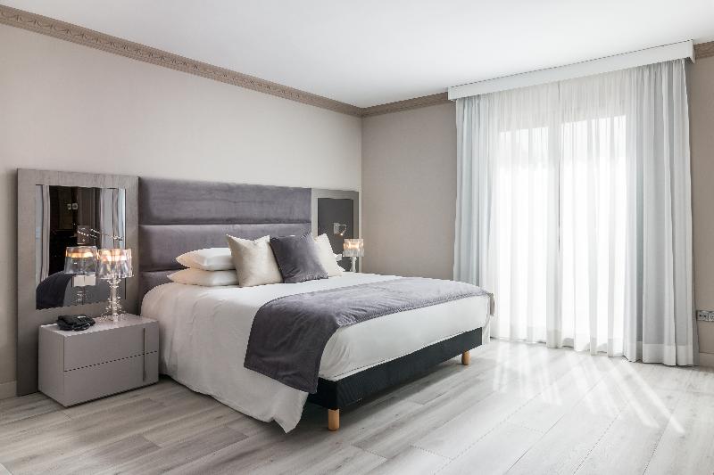 B51 Boutique Hotel Puerto Banus - Oda