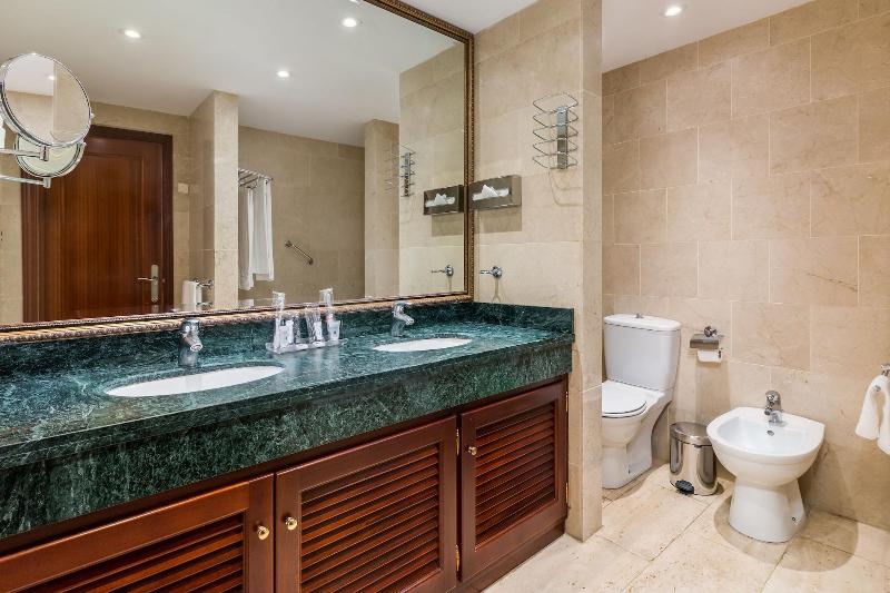 B51 Boutique Hotel Puerto Banus - Oda