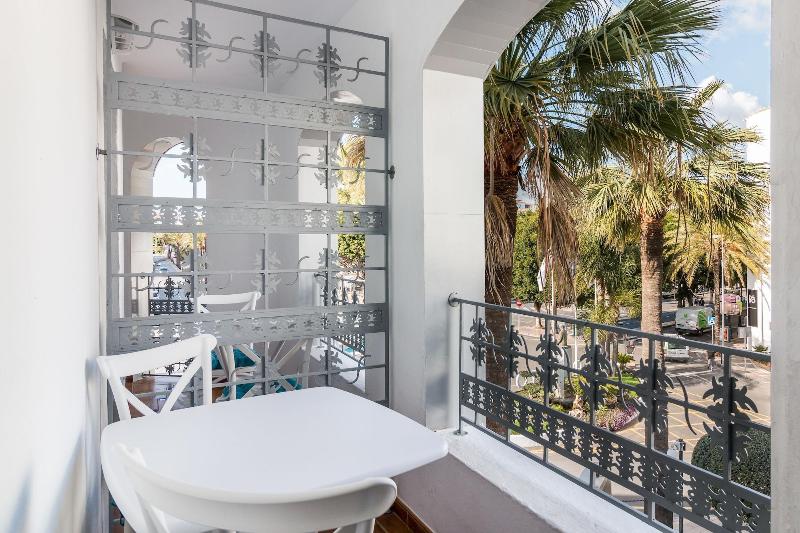B51 Boutique Hotel Puerto Banus - Oda
