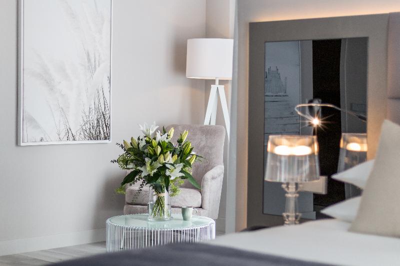 B51 Boutique Hotel Puerto Banus - Oda