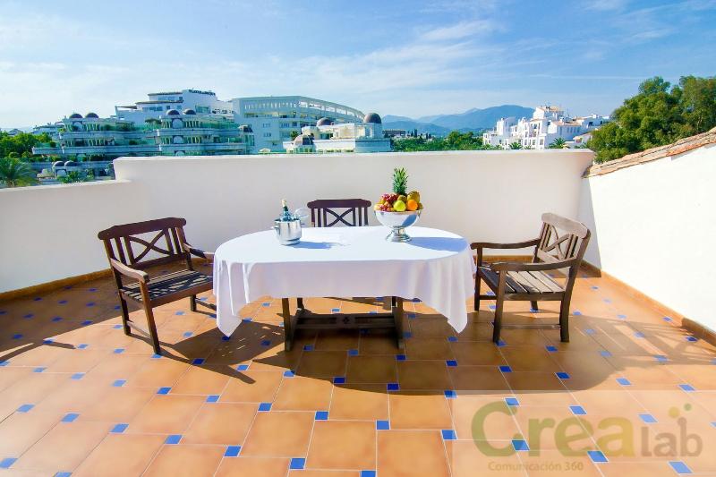 B51 Boutique Hotel Puerto Banus - Oda