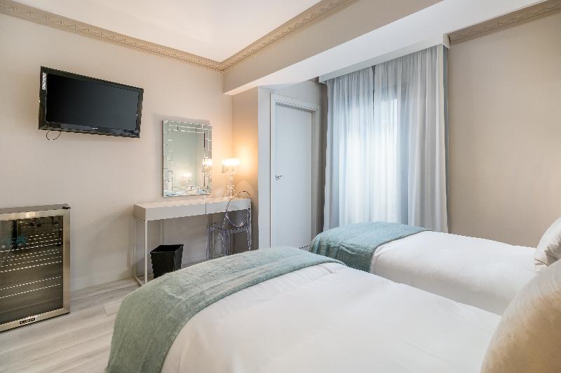 B51 Boutique Hotel Puerto Banus - Oda