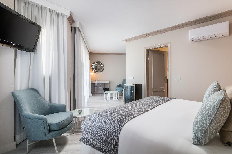 B51 Boutique Hotel Puerto Banus - Oda