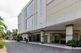 RedDoorz Plus near GBK Senayan fotoÄŸrafÄ±
