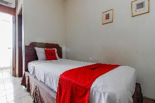 RedDoorz Plus near GBK Senayan fotoÄŸrafÄ±